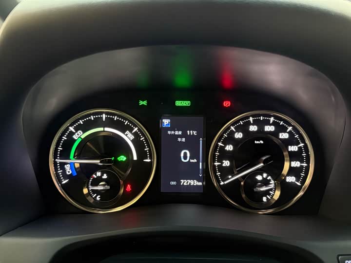 Фото 20 - Lexus LM