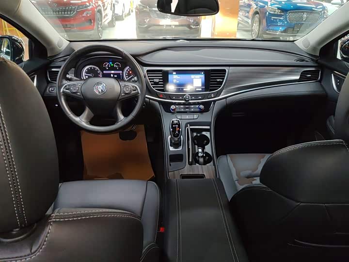 Фото 10 - Buick LaCrosse