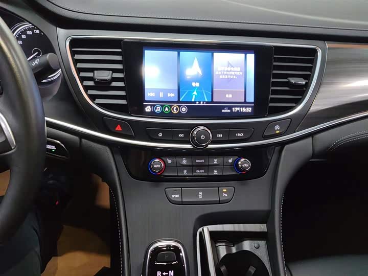 Фото 13 - Buick LaCrosse