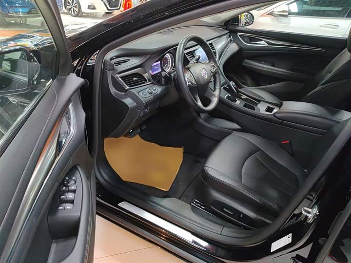 Фото 16 - Buick LaCrosse