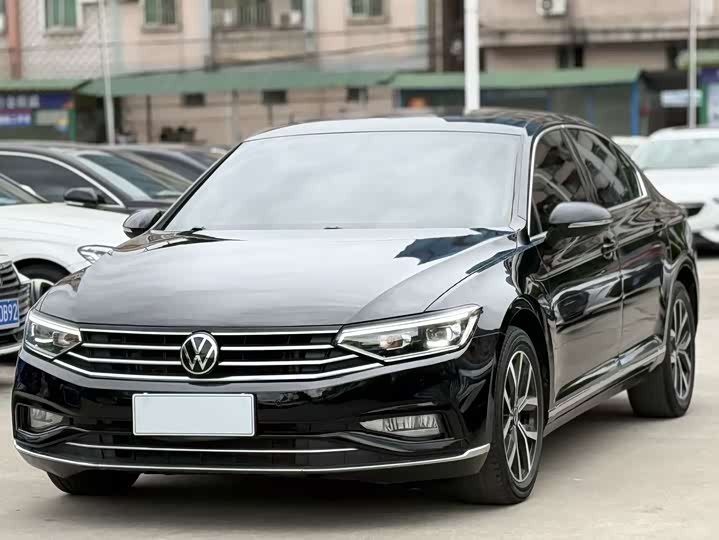 Фото 2 - Volkswagen Magotan