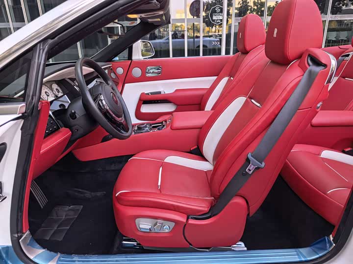 Фото 10 - Rolls-Royce Dawn