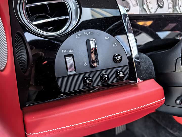 Фото 11 - Rolls-Royce Dawn