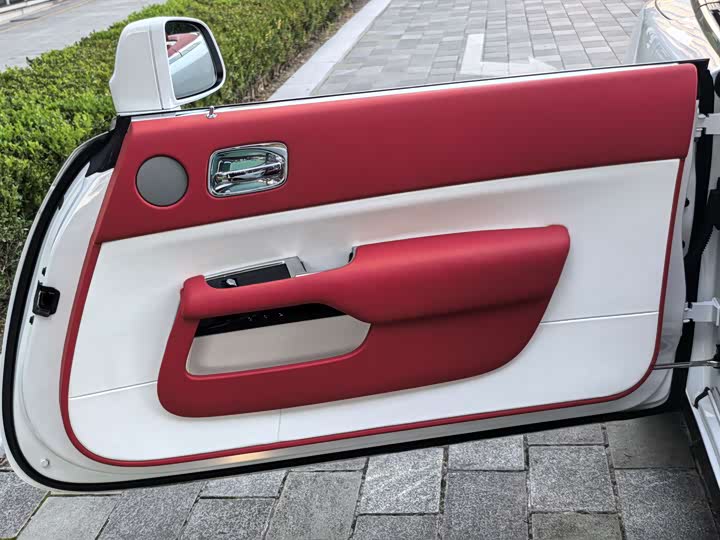 Фото 25 - Rolls-Royce Dawn