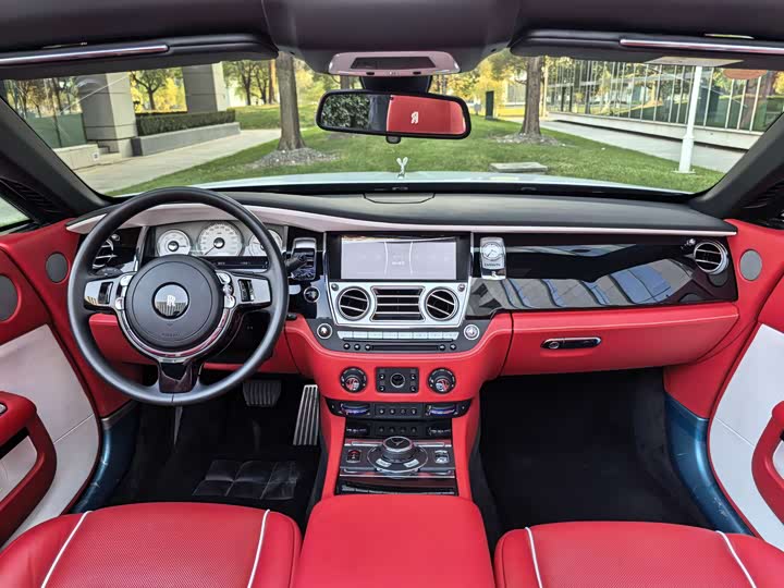 Фото 29 - Rolls-Royce Dawn