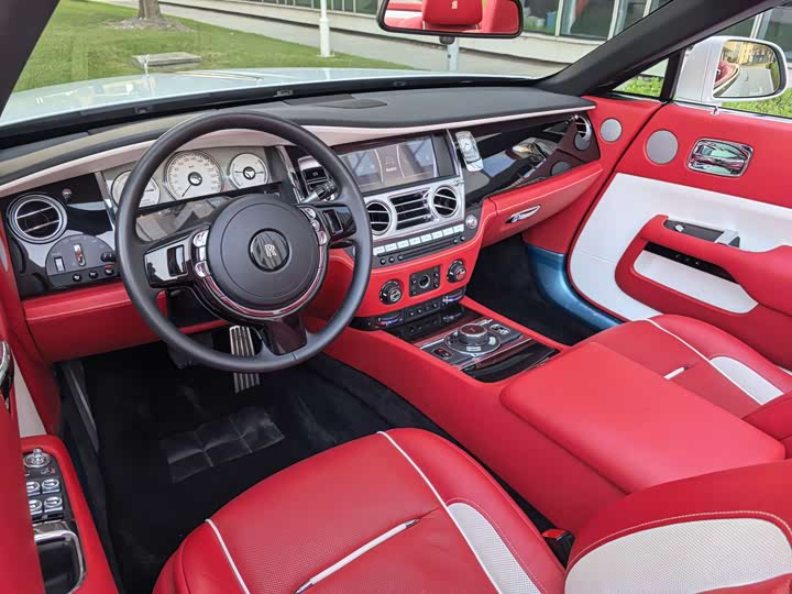 Фото 33 - Rolls-Royce Dawn