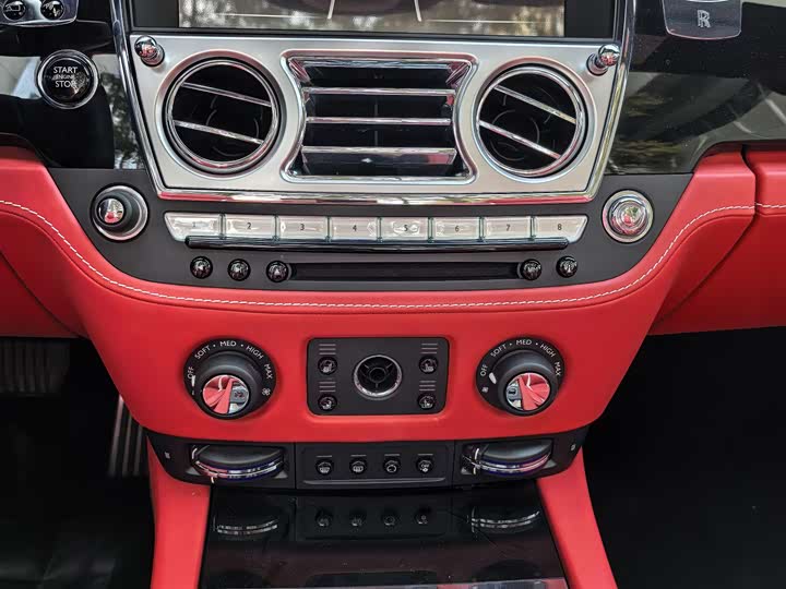 Фото 45 - Rolls-Royce Dawn