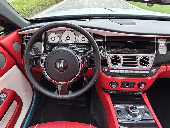 Фото 49 - Rolls-Royce Dawn