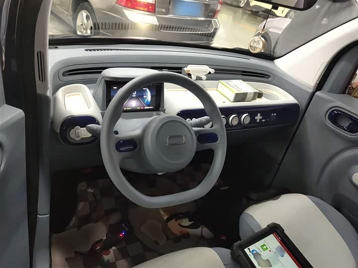 Фото 10 - Bestune Pony