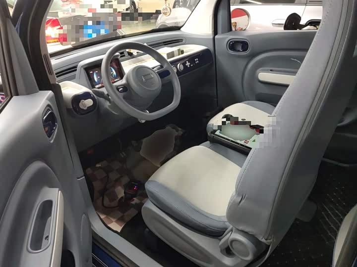 Фото 16 - Bestune Pony