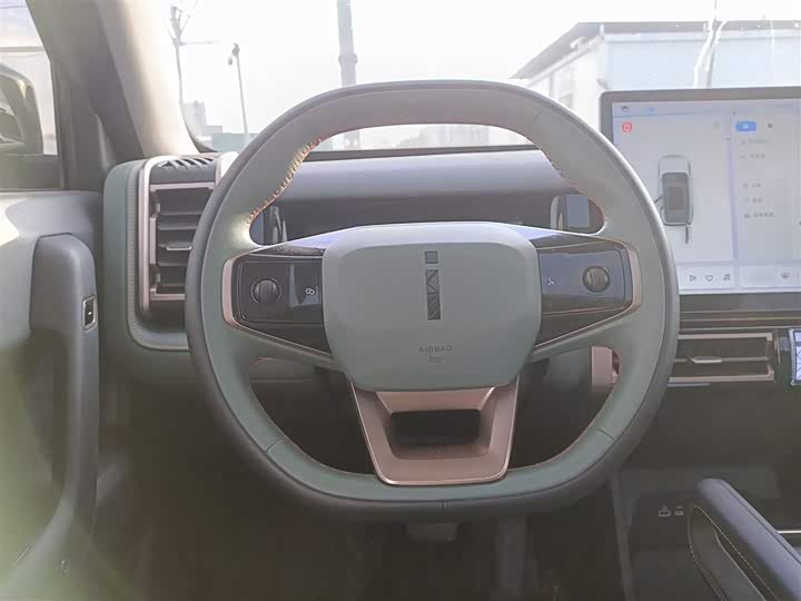 Фото 10 - Chery iCar 03