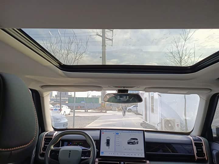 Фото 17 - Chery iCar 03