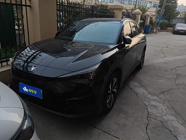 Фото 1 - BAIC Arcfox Alpha T5