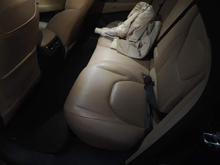 Фото 11 - BAIC Arcfox Alpha T5