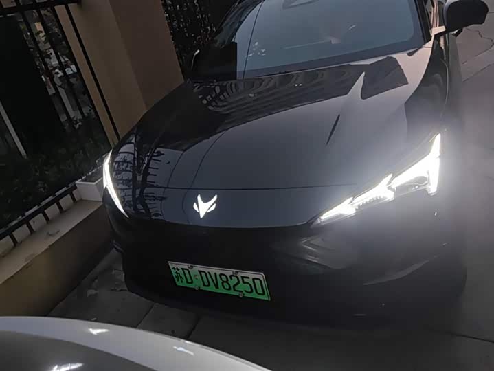 Фото 2 - BAIC Arcfox Alpha T5