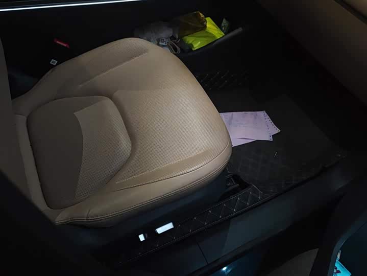 Фото 8 - BAIC Arcfox Alpha T5