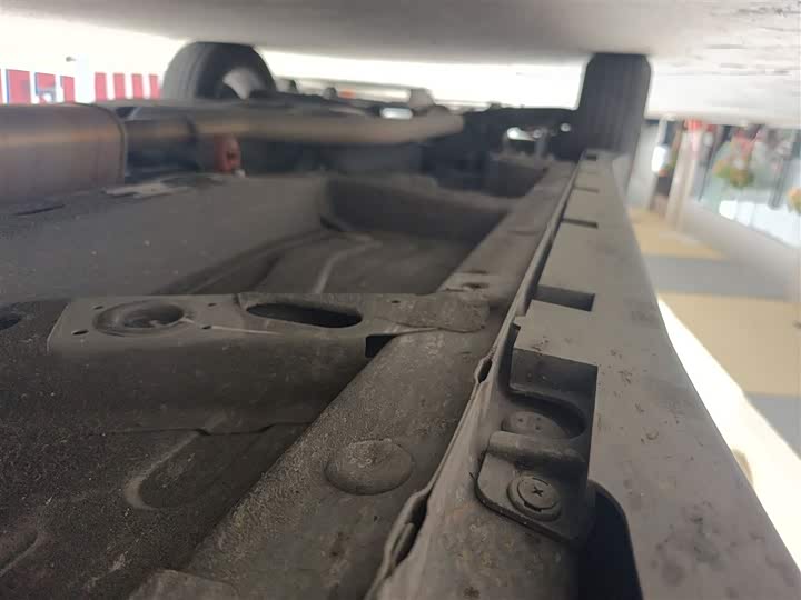 Фото 21 - Roewe RX5