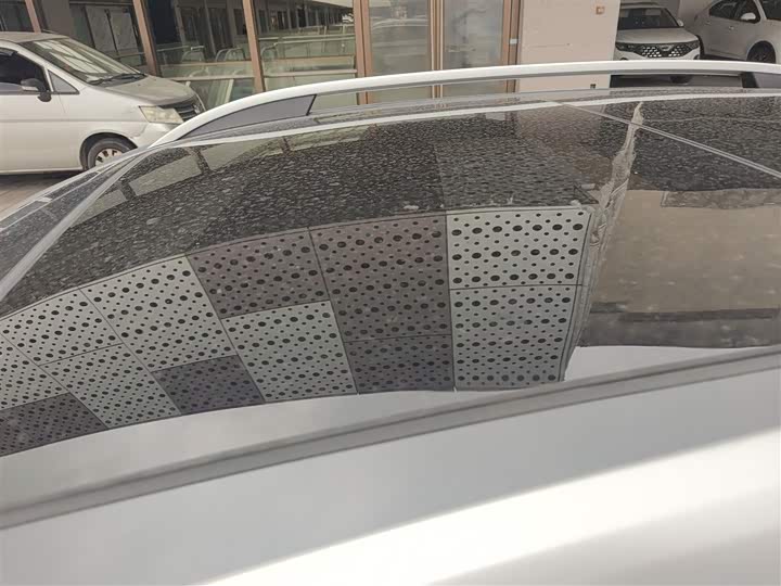 Фото 27 - Roewe RX5