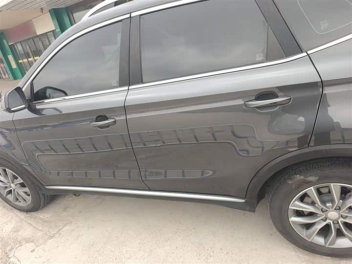 Фото 5 - Roewe RX5