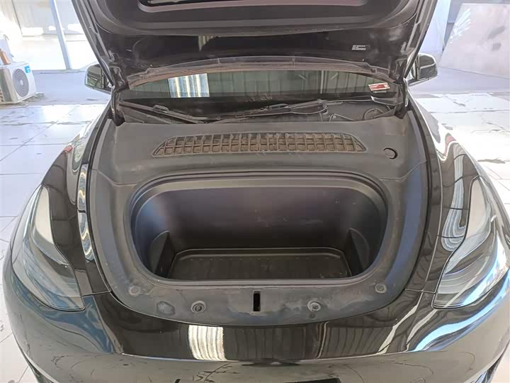 Фото 19 - Tesla Model Y