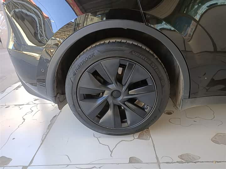 Фото 25 - Tesla Model Y