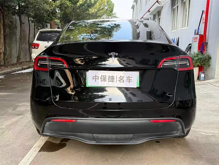 Фото 12 - Tesla Model Y