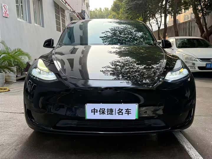 Фото 3 - Tesla Model Y