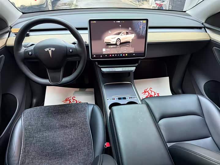 Фото 6 - Tesla Model Y