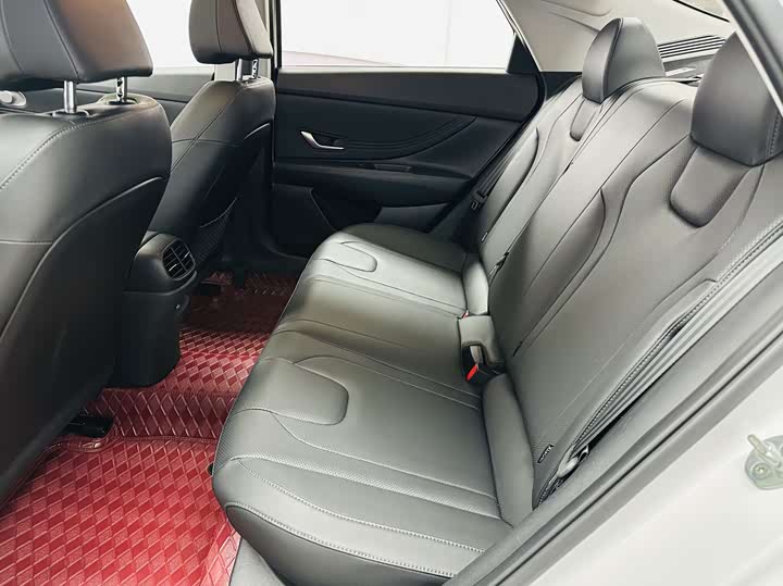 Фото 12 - Hyundai Elantra N line