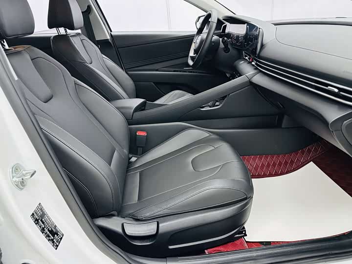 Фото 13 - Hyundai Elantra N line