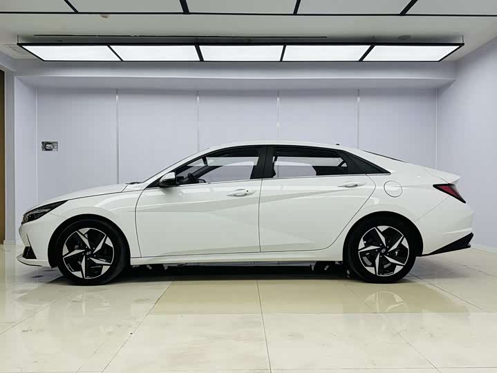 Фото 5 - Hyundai Elantra N line