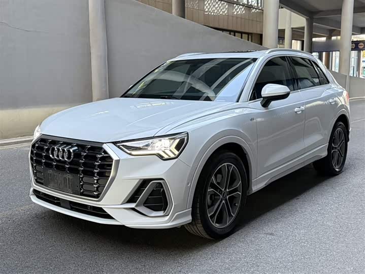Фото 2 - Audi Q3