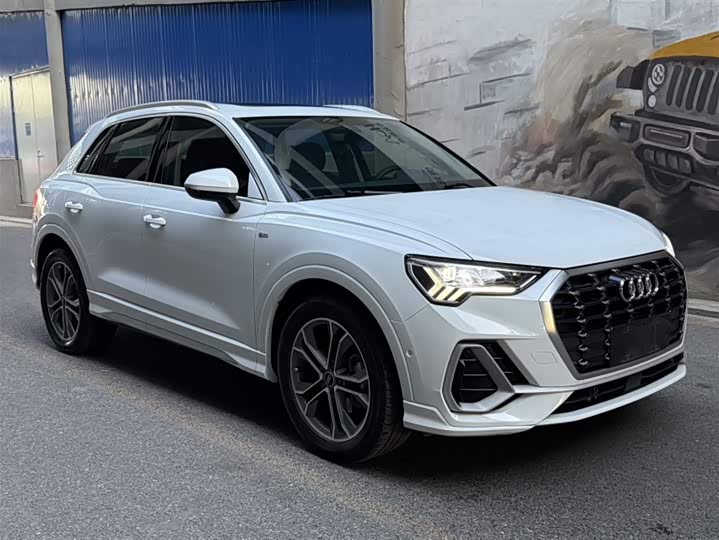 Фото 4 - Audi Q3