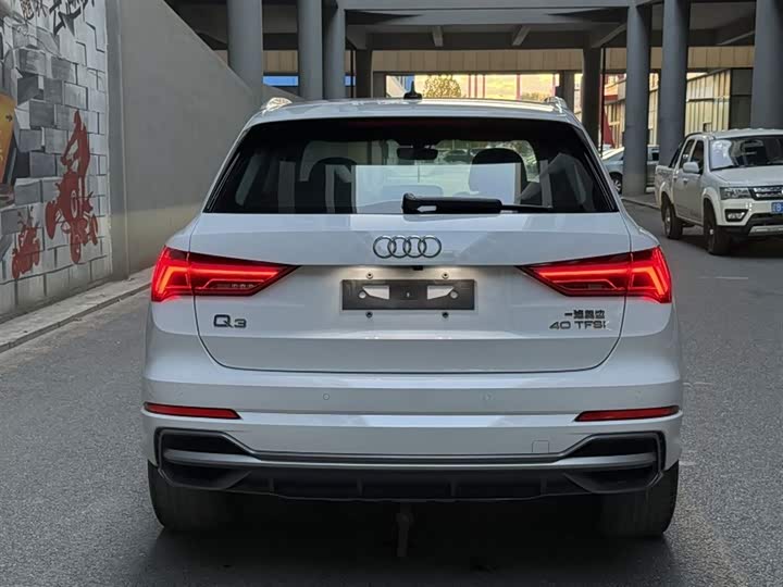 Фото 6 - Audi Q3