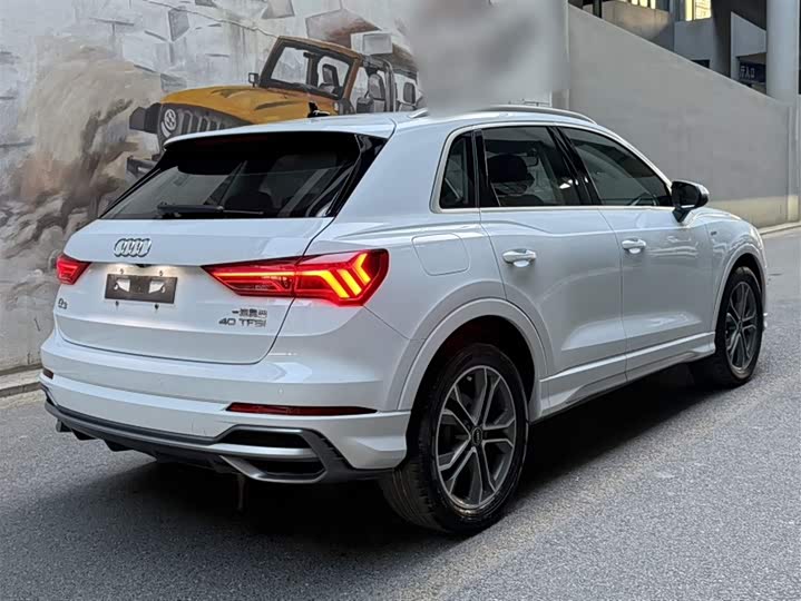 Фото 7 - Audi Q3