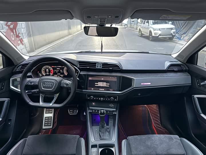 Фото 8 - Audi Q3