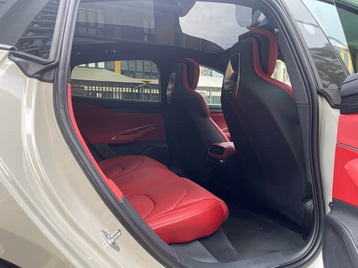 Фото 10 - Xiaomi SU7