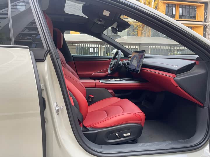 Фото 11 - Xiaomi SU7