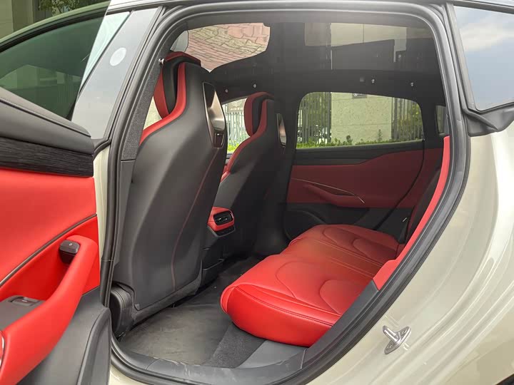 Фото 8 - Xiaomi SU7