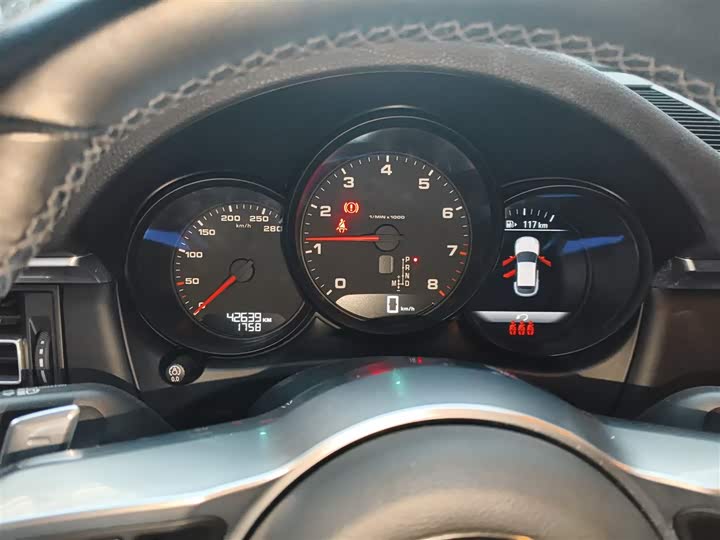 Фото 12 - Porsche Macan