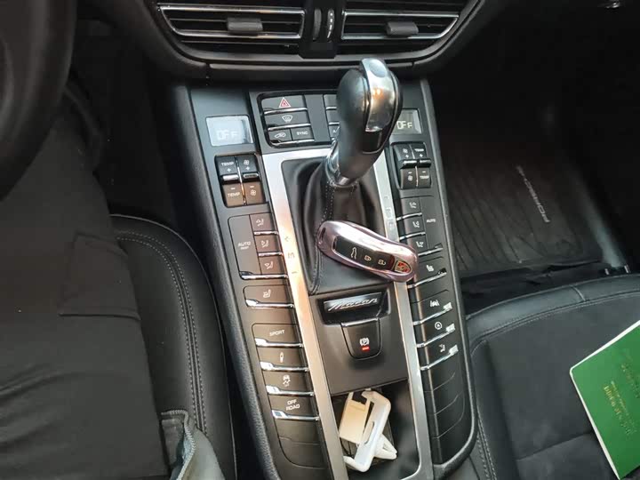 Фото 15 - Porsche Macan