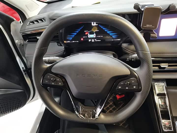 Фото 11 - Roewe i5