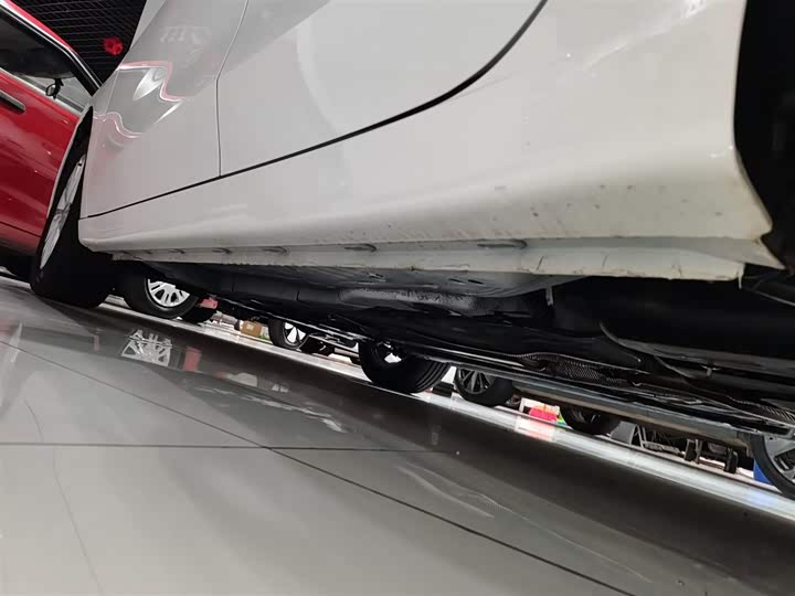 Фото 22 - Roewe i5