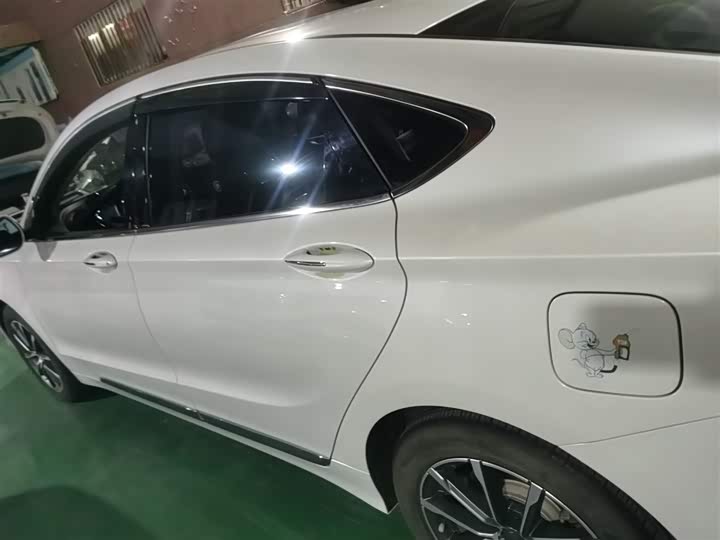 Фото 5 - Geely Emgrand GT