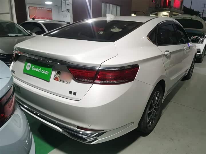 Фото 7 - Geely Emgrand GT