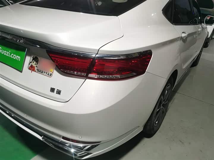 Фото 8 - Geely Emgrand GT