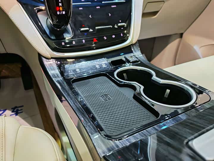 Фото 13 - Buick GL8 ES