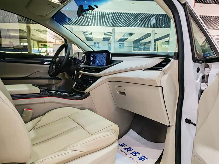 Фото 17 - Buick GL8 ES