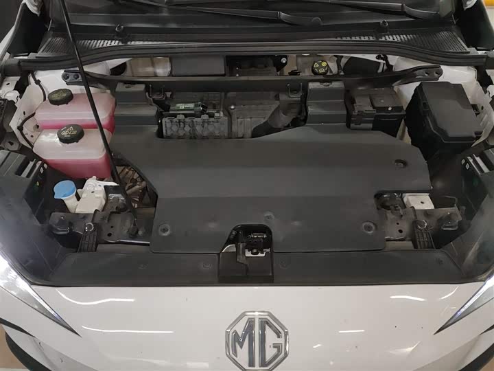 Фото 11 - MG Motor 4 EV