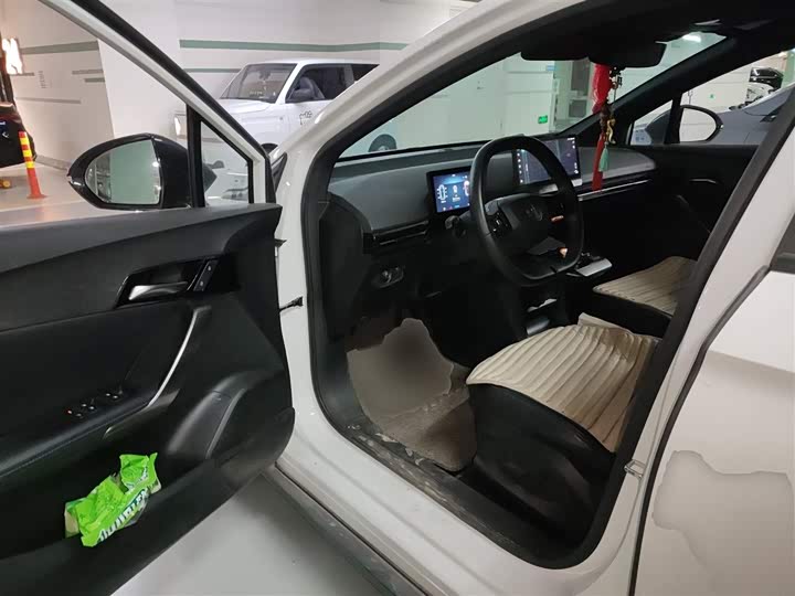 Фото 14 - MG Motor 4 EV